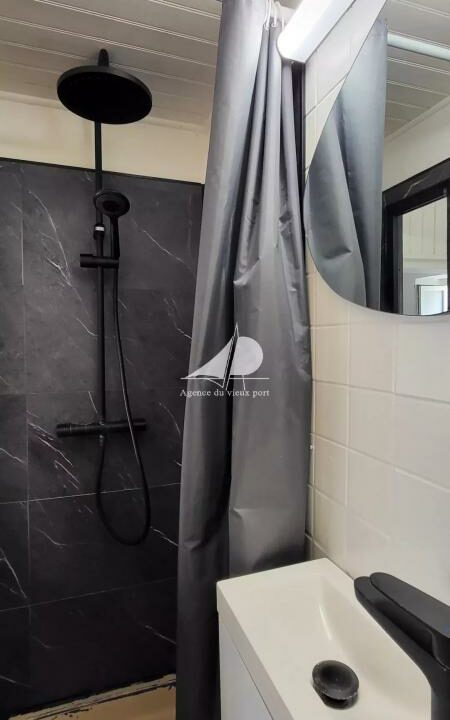 86199905-30102025-184740-3