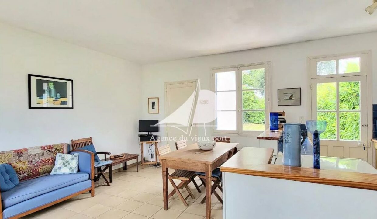 85975997-08102025-170918-5