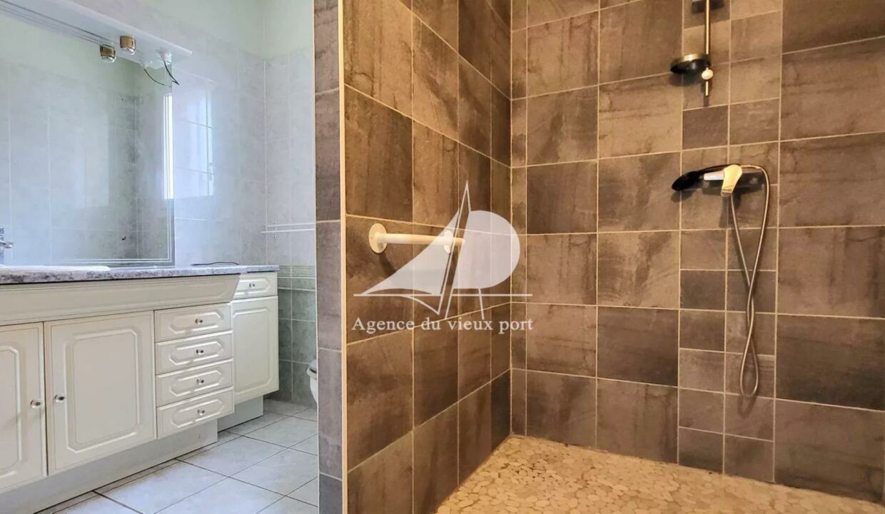 86217339-20112025-151122-2