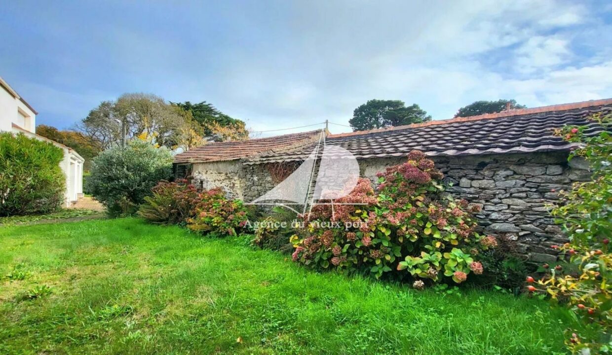 86407950-12112025-193539-2