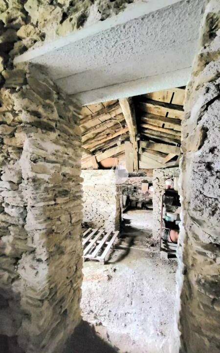 86407950-12112025-193539-6