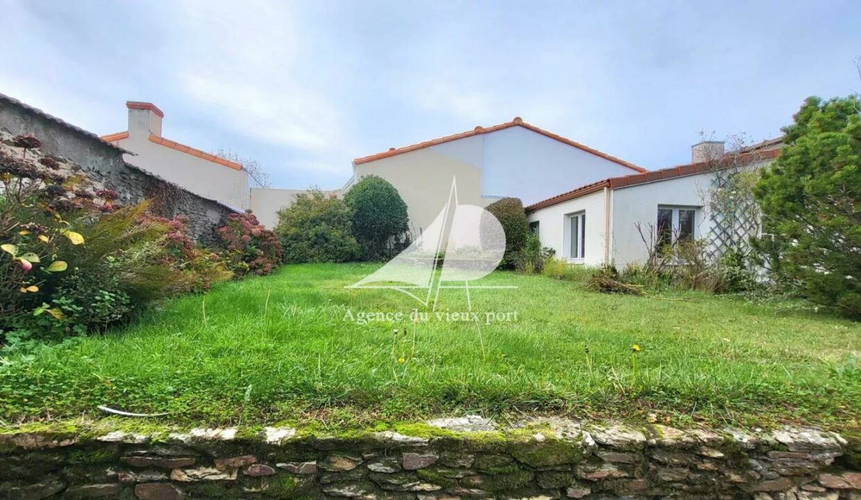 86407950-12112025-193539-7