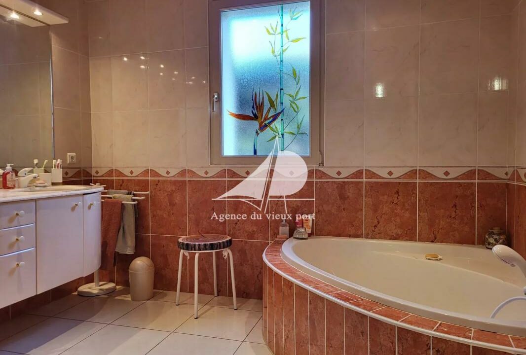 84529044-16122025-172053-6