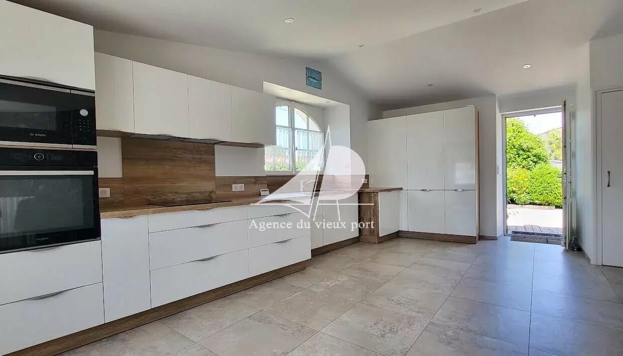 85717125-16122025-172054-3