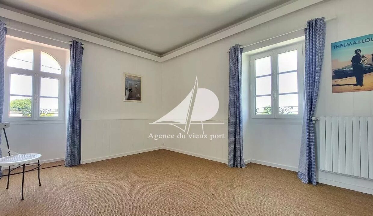 85717125-16122025-172054-6