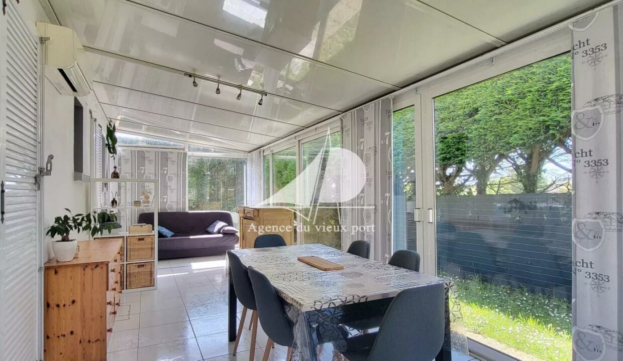 85774201-16122025-172051-4