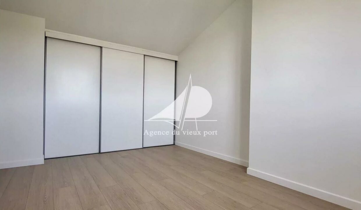 86156412-16122025-172055-5