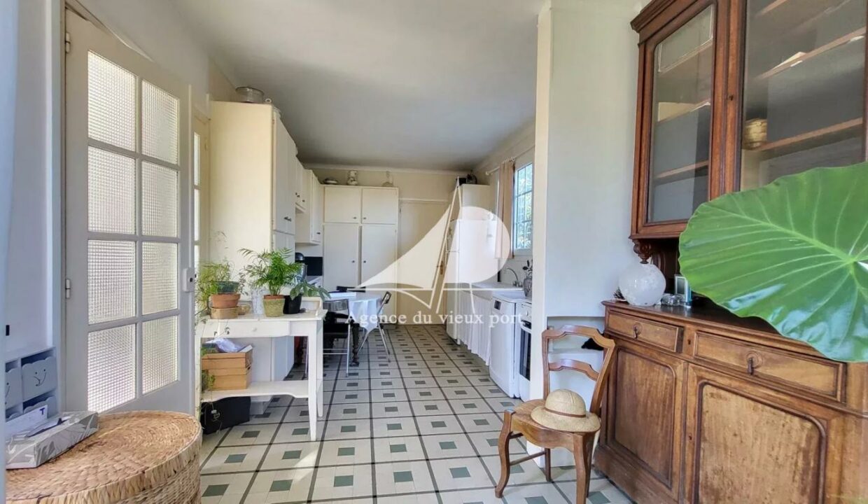 86207395-04122025-185019-1