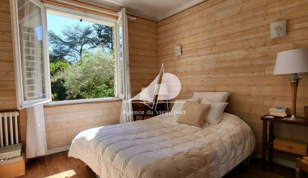 86207395-04122025-185019-3