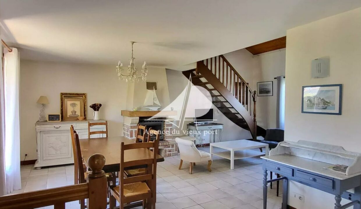 86901986-10042026-140507-2