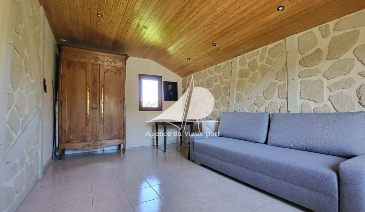 86901986-10042026-140507-5